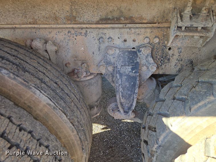 image for item ET5414 2004 Freightliner M2 water truck