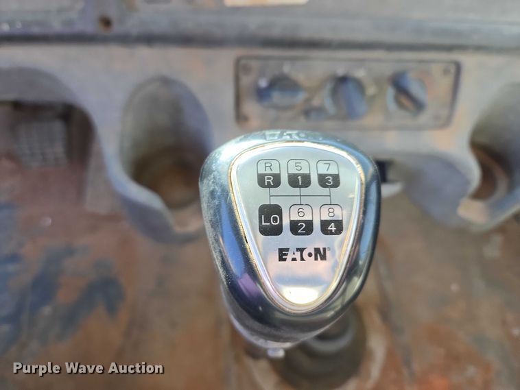 image for item ET5414 2004 Freightliner M2 water truck