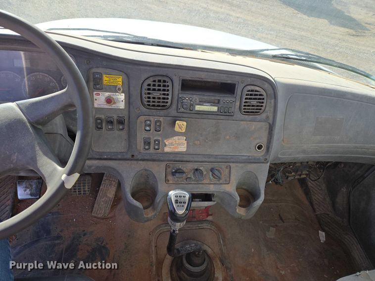 image for item ET5414 2004 Freightliner M2 water truck