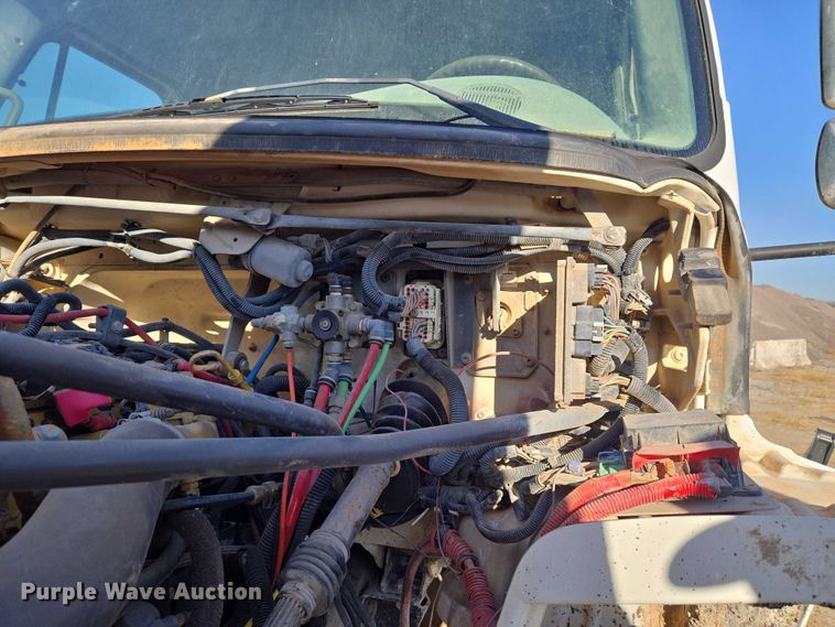 image for item ET5414 2004 Freightliner M2 water truck