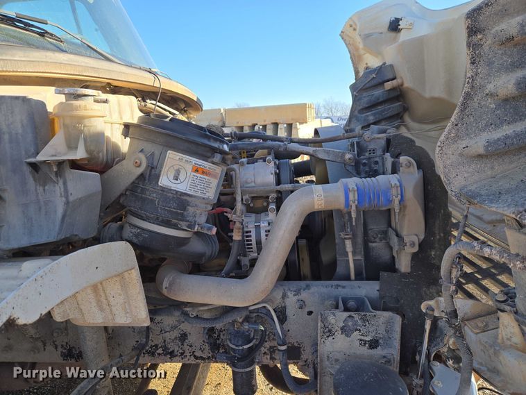 image for item ET5414 2004 Freightliner M2 water truck