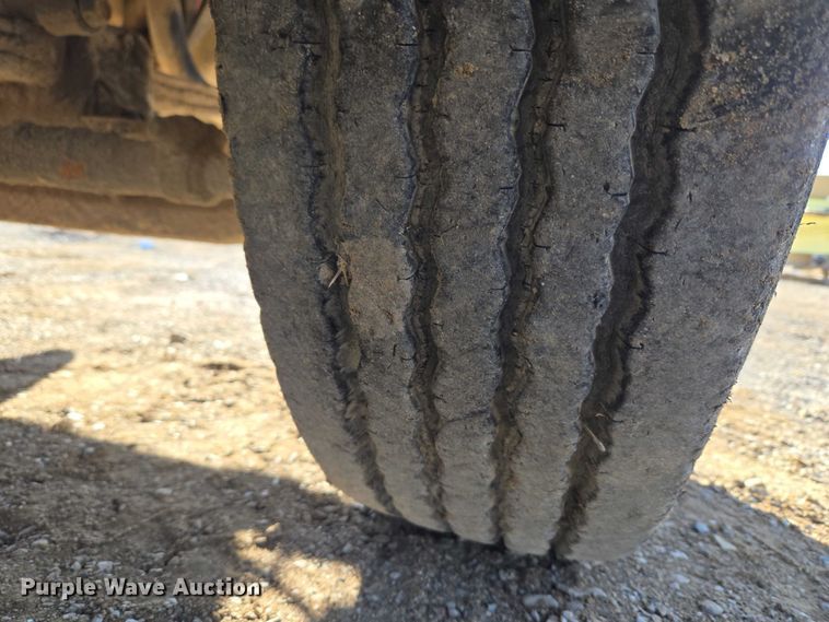 image for item ET5414 2004 Freightliner M2 water truck