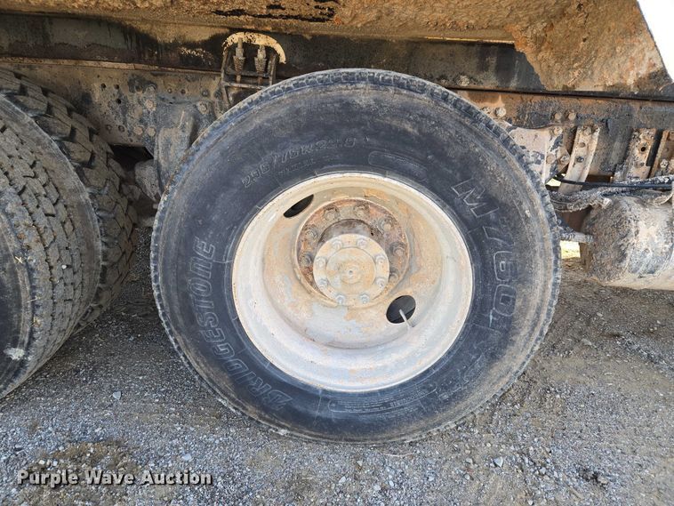 image for item ET5414 2004 Freightliner M2 water truck