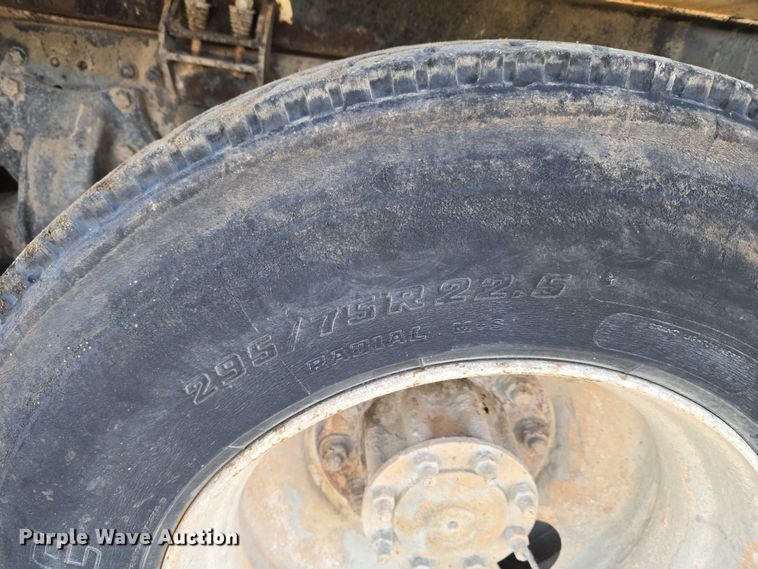 image for item ET5414 2004 Freightliner M2 water truck