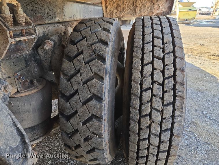 image for item ET5414 2004 Freightliner M2 water truck