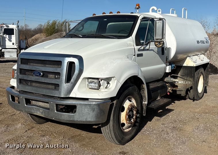 image for item ET5415 2008 Ford F750 water truck