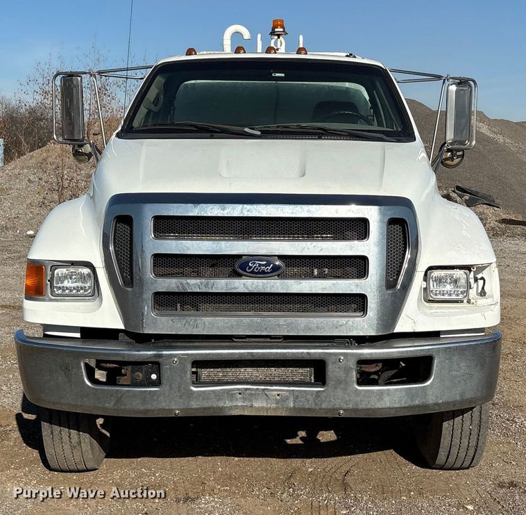 image for item ET5415 2008 Ford F750 water truck