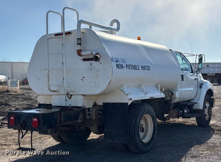 image for item ET5415 2008 Ford F750 water truck
