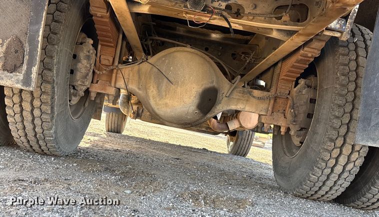 image for item ET5415 2008 Ford F750 water truck