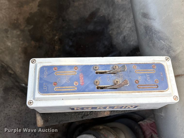 image for item ET5415 2008 Ford F750 water truck