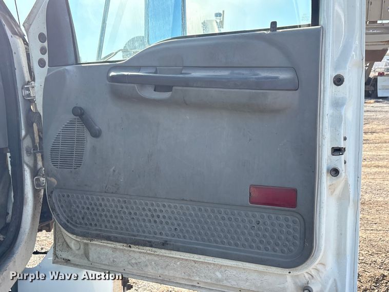 image for item ET5415 2008 Ford F750 water truck