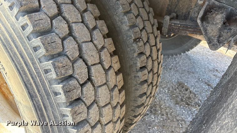 image for item ET5415 2008 Ford F750 water truck