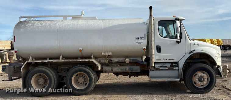 image for item ET5419 2011 Freightliner M2 water truck