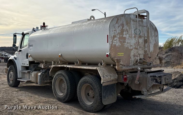 image for item ET5419 2011 Freightliner M2 water truck