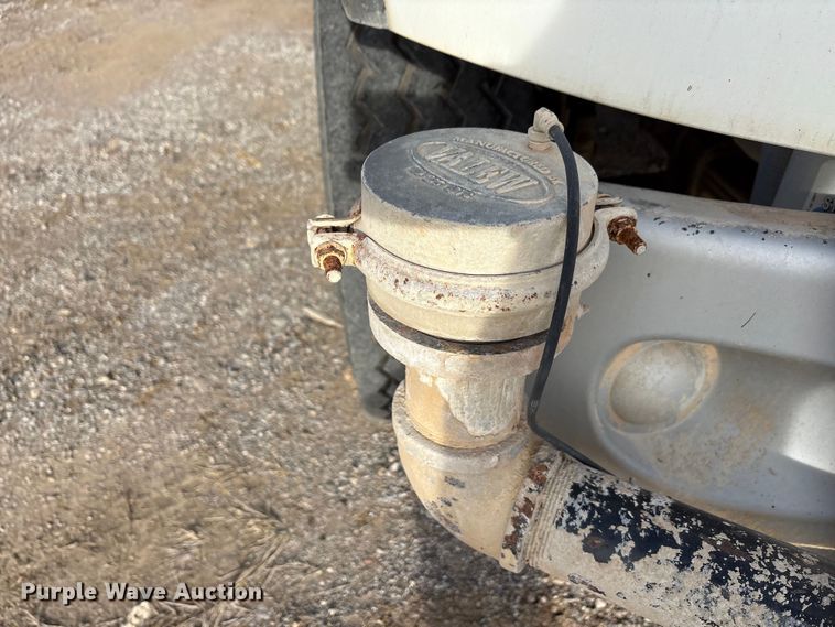 image for item ET5419 2011 Freightliner M2 water truck