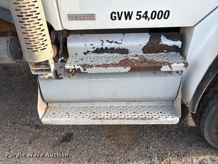 image for item ET5419 2011 Freightliner M2 water truck