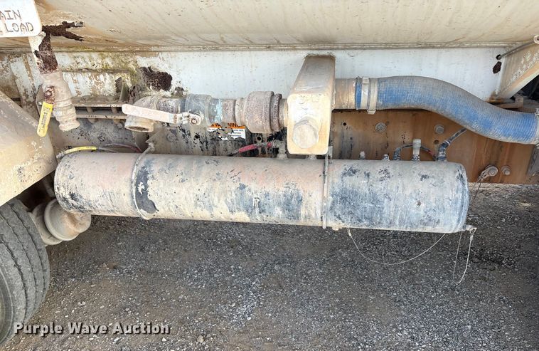 image for item ET5419 2011 Freightliner M2 water truck