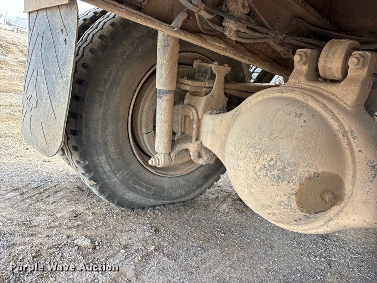 image for item ET5419 2011 Freightliner M2 water truck