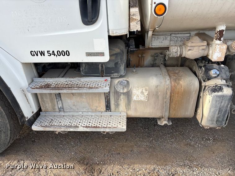 image for item ET5419 2011 Freightliner M2 water truck