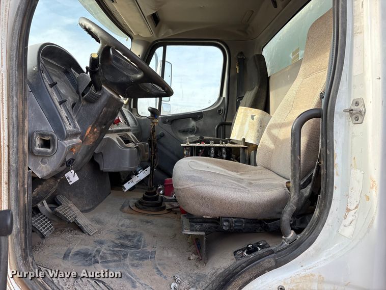 image for item ET5419 2011 Freightliner M2 water truck