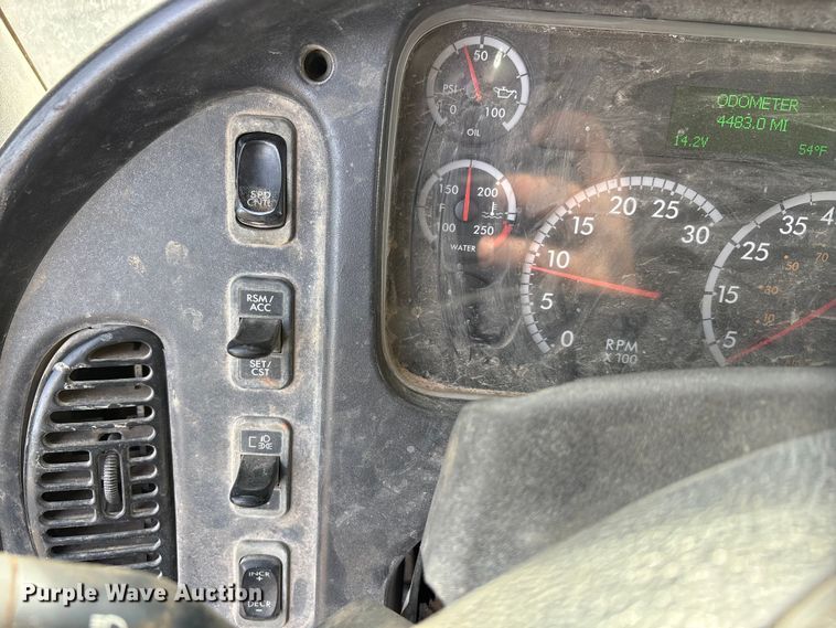 image for item ET5419 2011 Freightliner M2 water truck