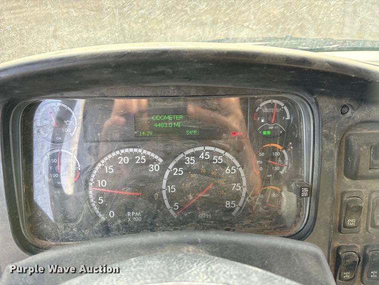 image for item ET5419 2011 Freightliner M2 water truck