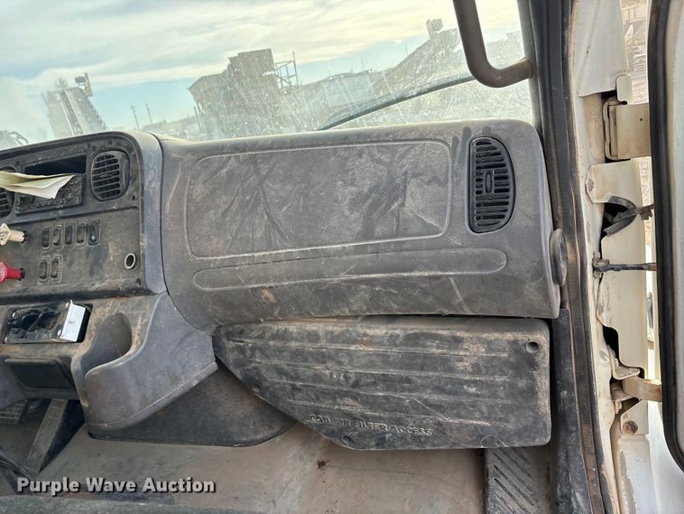 image for item ET5419 2011 Freightliner M2 water truck