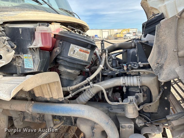 image for item ET5419 2011 Freightliner M2 water truck