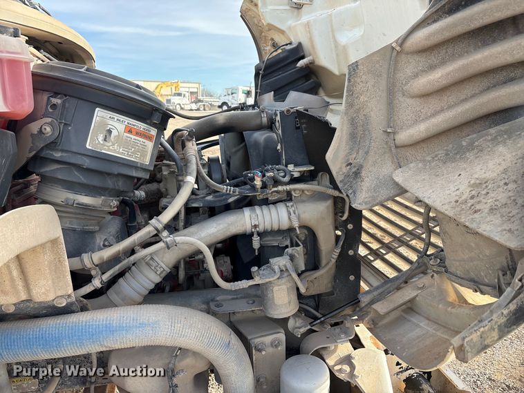 image for item ET5419 2011 Freightliner M2 water truck