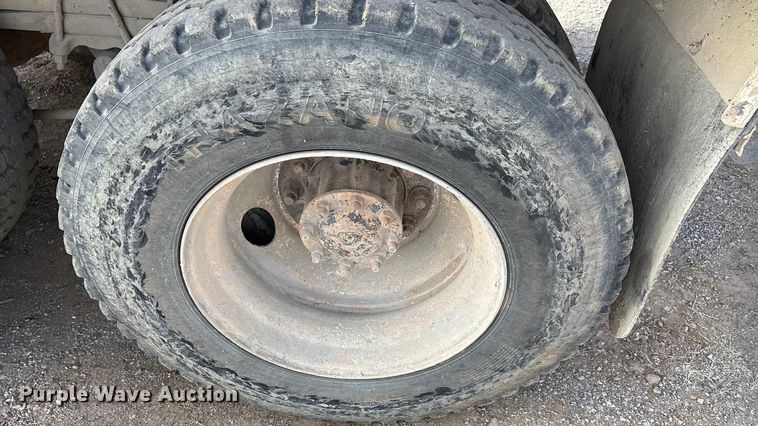 image for item ET5419 2011 Freightliner M2 water truck