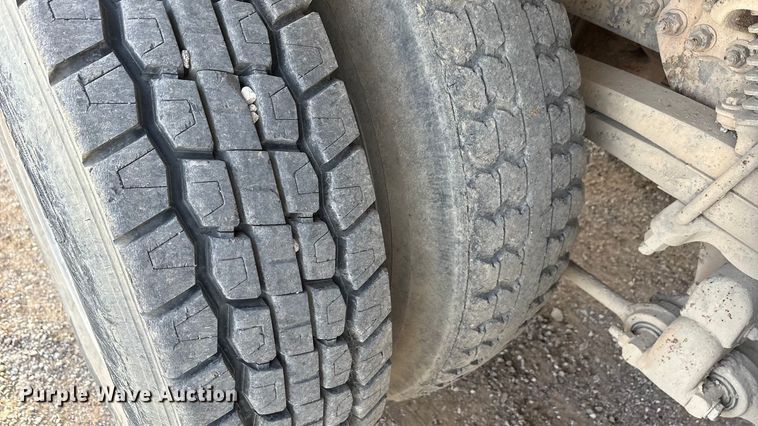 image for item ET5419 2011 Freightliner M2 water truck