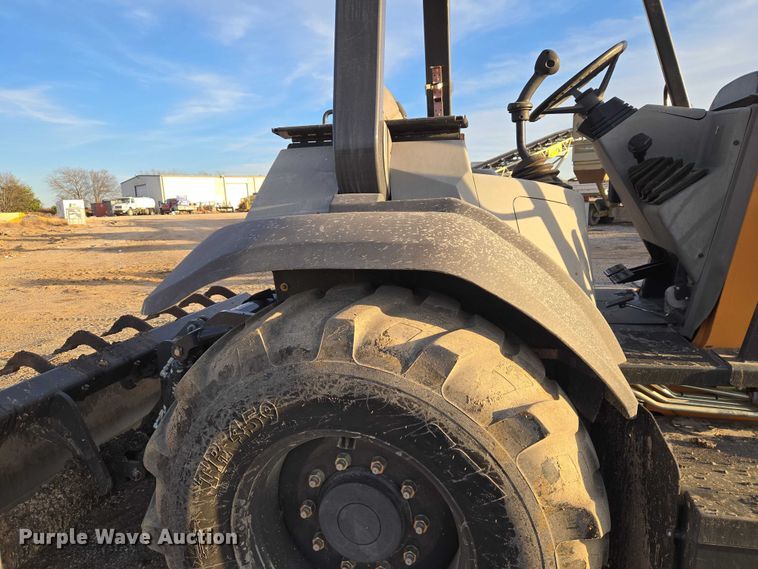 image for item ET5424 2018 Case 570N EP landscape tractor