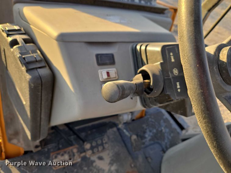 image for item ET5424 2018 Case 570N EP landscape tractor