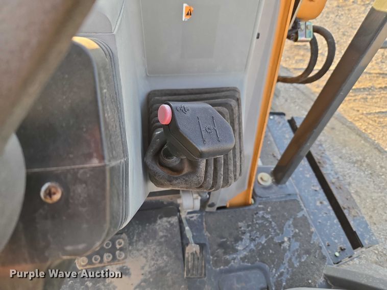 image for item ET5424 2018 Case 570N EP landscape tractor