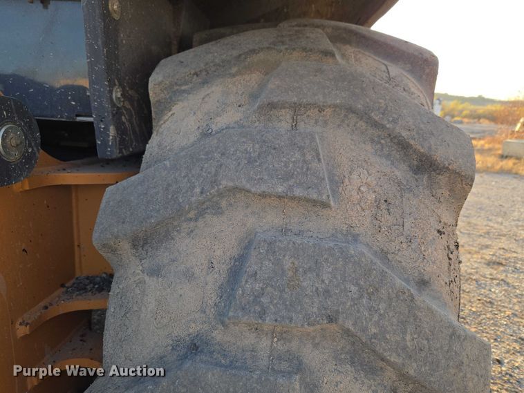 image for item ET5424 2018 Case 570N EP landscape tractor