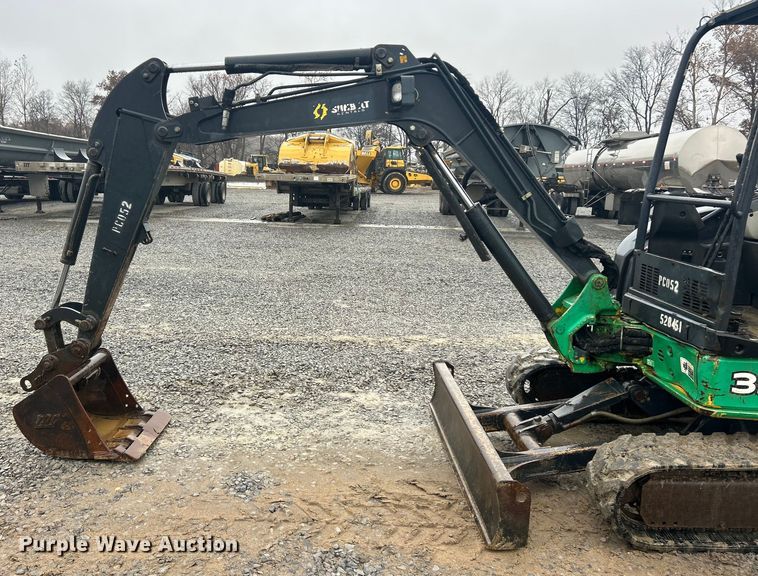 image for item ET6677 2013 John Deere 35D mini excavator