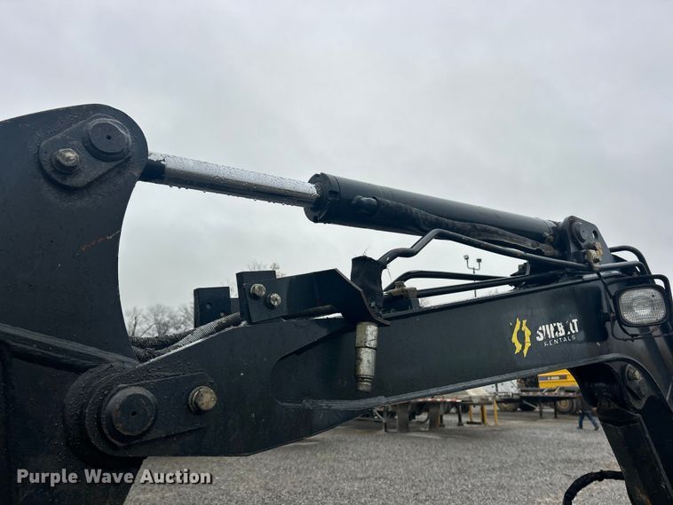 image for item ET6677 2013 John Deere 35D mini excavator