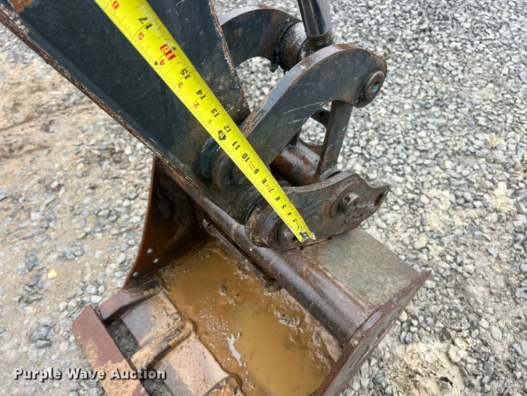 image for item ET6677 2013 John Deere 35D mini excavator