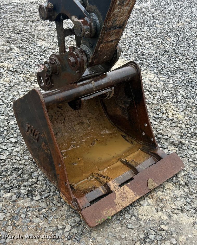 image for item ET6677 2013 John Deere 35D mini excavator