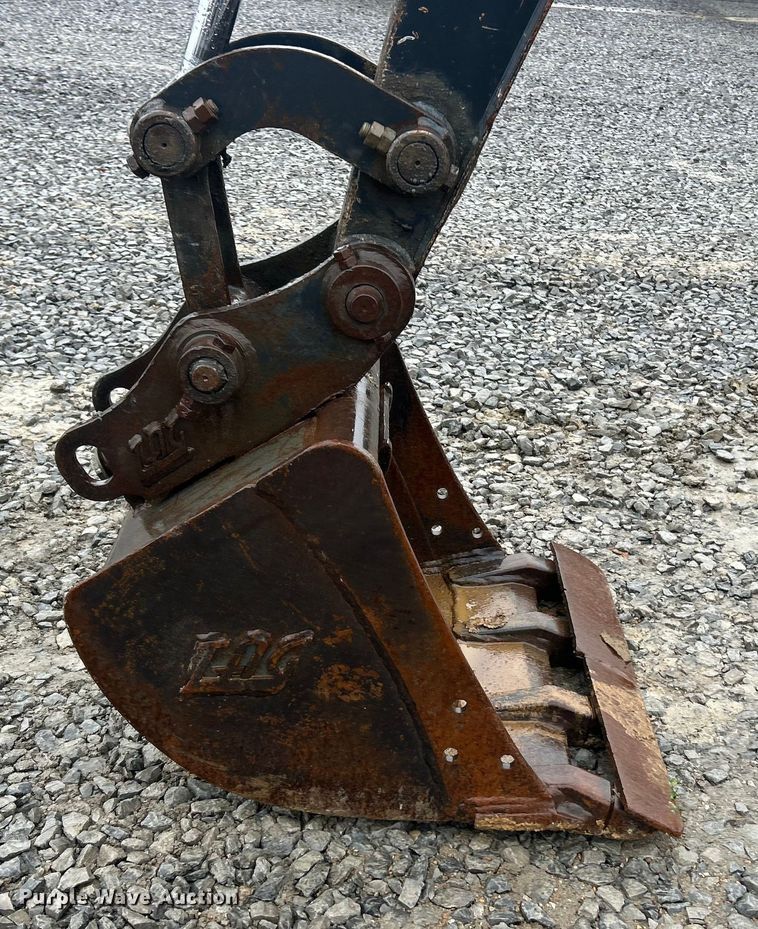 image for item ET6677 2013 John Deere 35D mini excavator