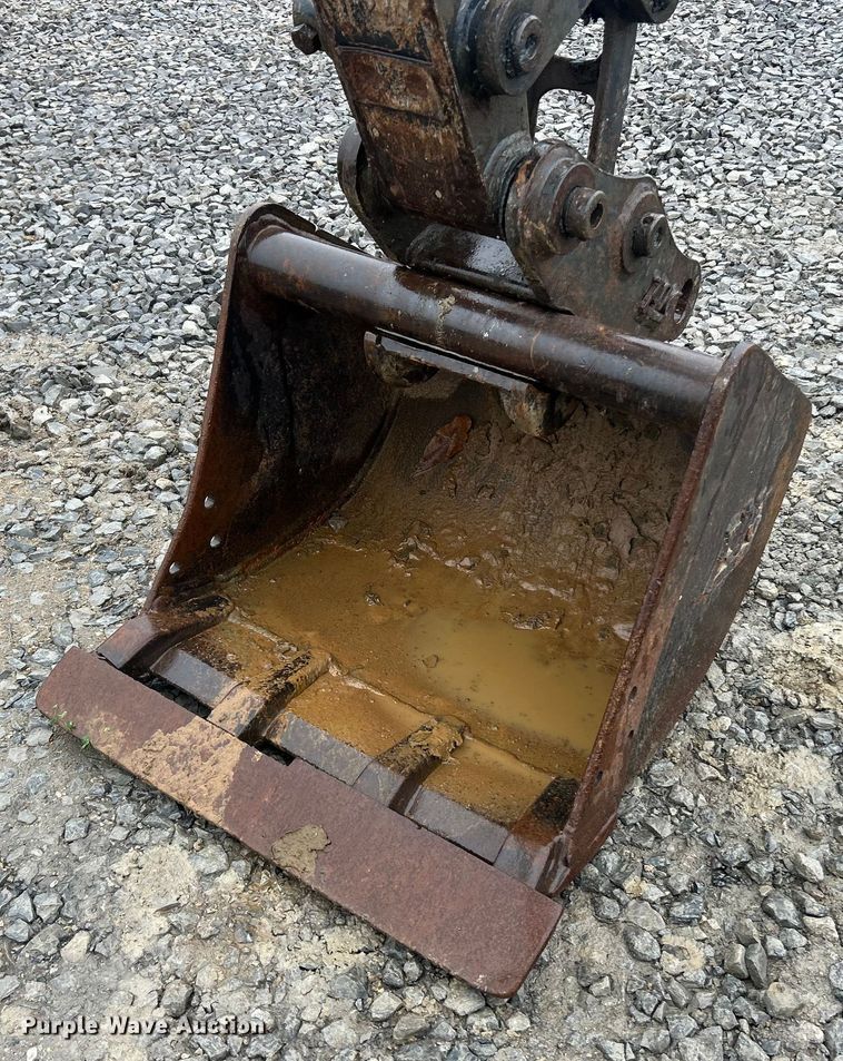 image for item ET6677 2013 John Deere 35D mini excavator