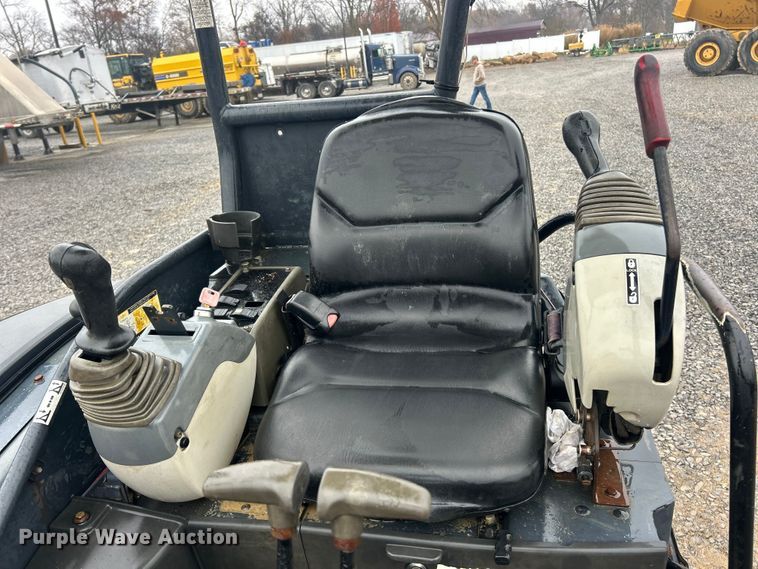 image for item ET6677 2013 John Deere 35D mini excavator