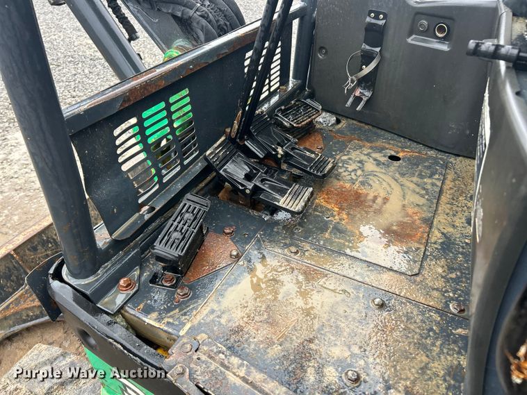 image for item ET6677 2013 John Deere 35D mini excavator