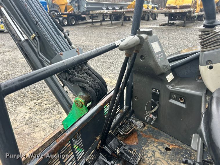 image for item ET6677 2013 John Deere 35D mini excavator