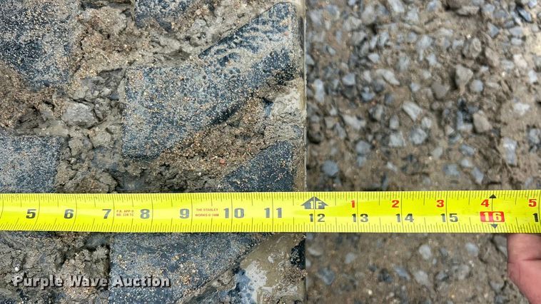 image for item ET6677 2013 John Deere 35D mini excavator