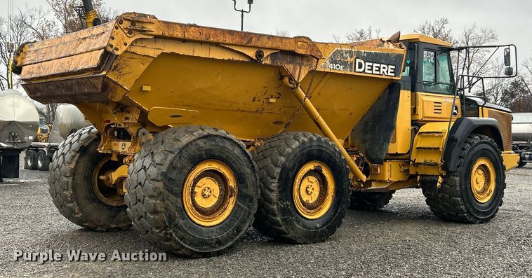 image for item ET6680 2015 John Deere 410E articulated haul truck