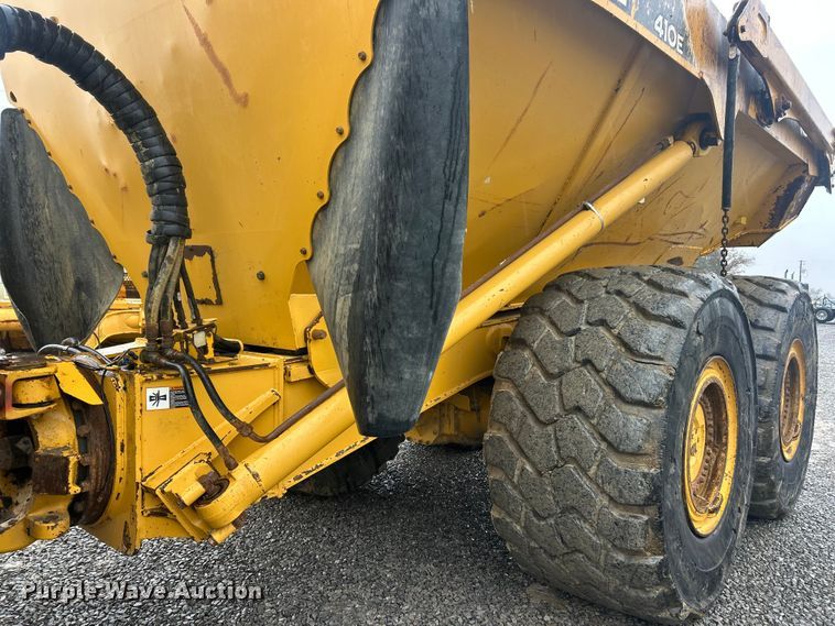 image for item ET6680 2015 John Deere 410E articulated haul truck