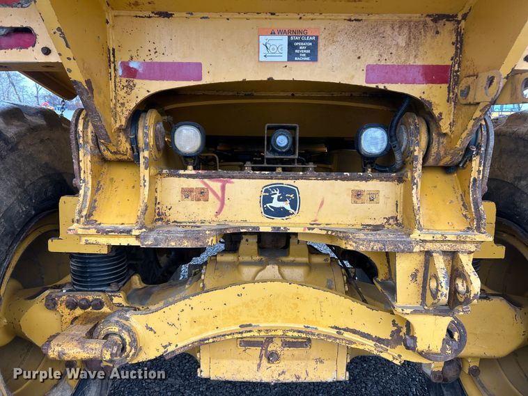 image for item ET6680 2015 John Deere 410E articulated haul truck