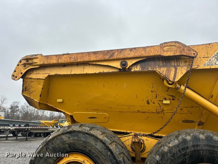 image for item ET6680 2015 John Deere 410E articulated haul truck