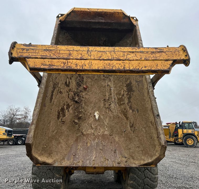 image for item ET6680 2015 John Deere 410E articulated haul truck